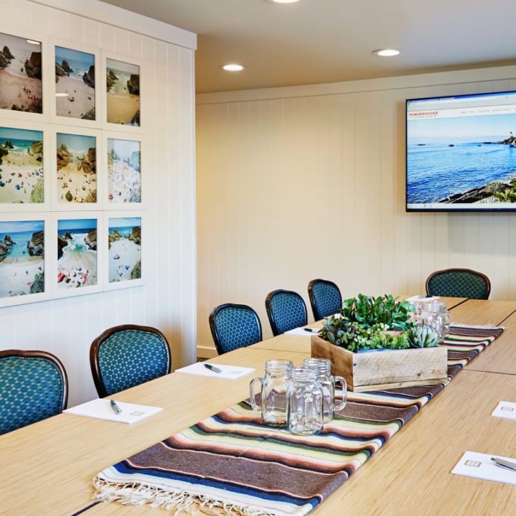Laguna Beach House - Meeting table